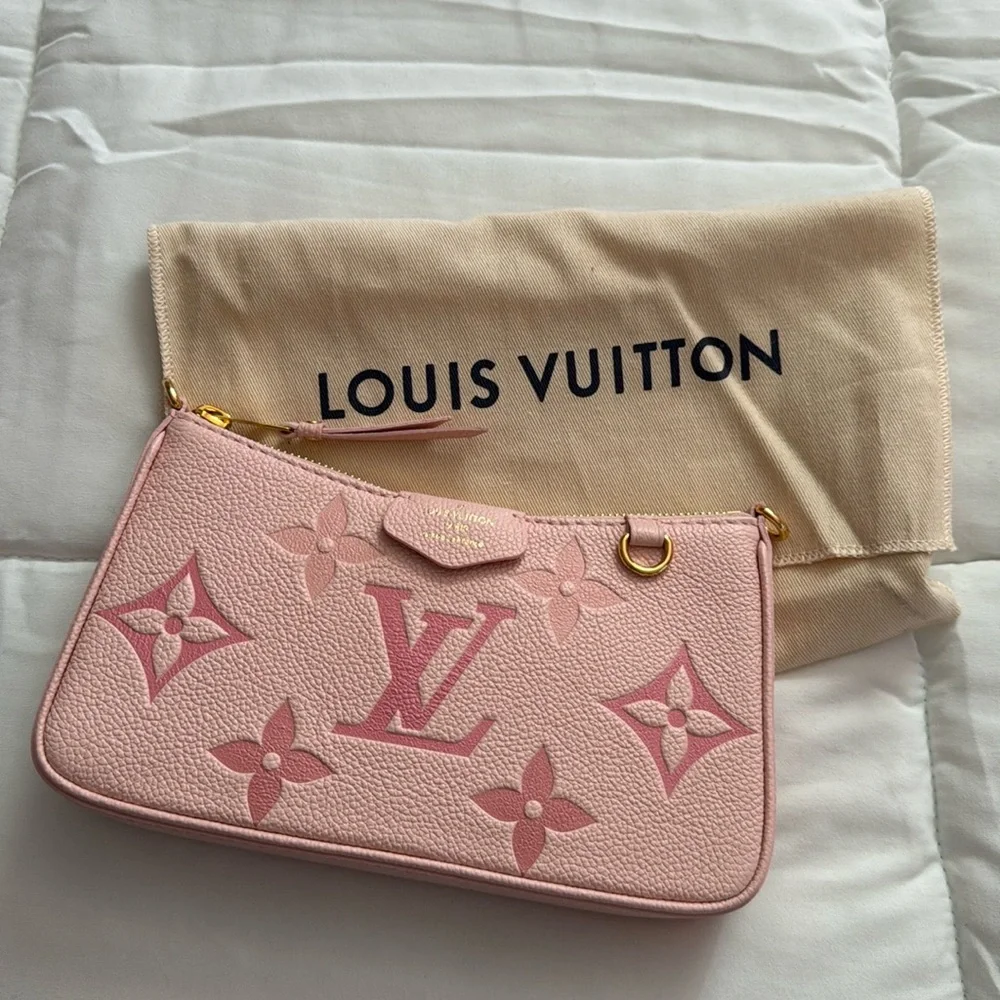 LOUIS VUITTON EASY POUCH ON STRAP OMBRÉ PINK - SUMMER BY THE POOL 2.0